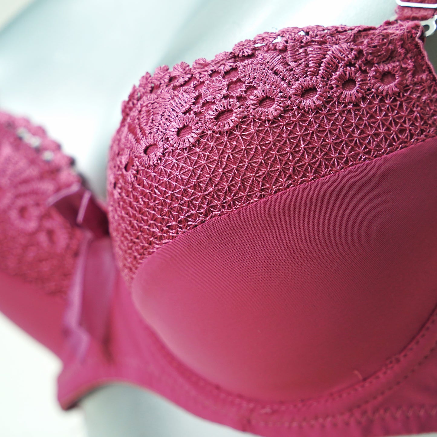 Ladies Padded Bra Covered With Top Lace (31078)