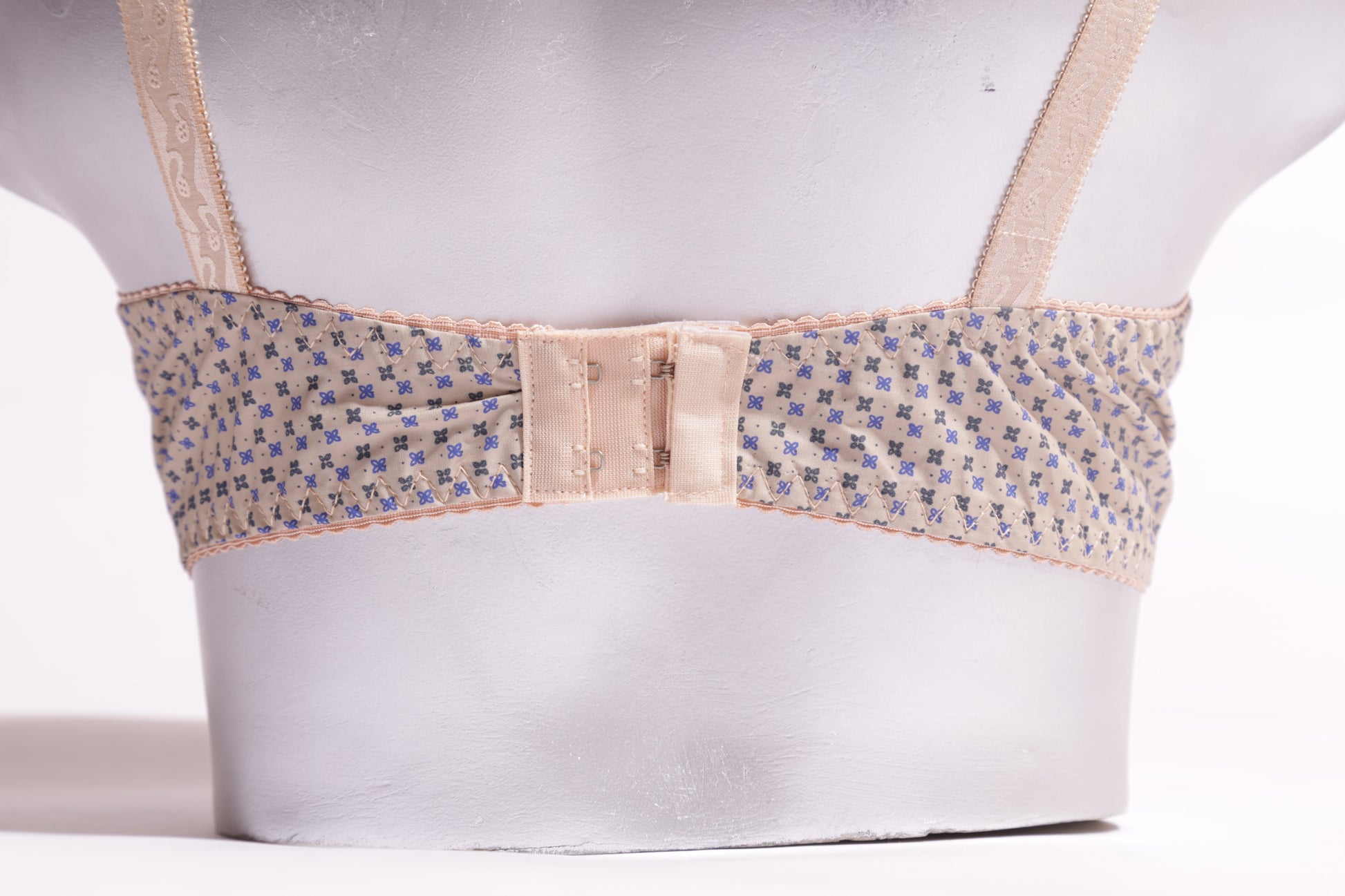 COMFORTABLE BREATHABLE NON PADED GALAXY BRA(893) - The Women Wears