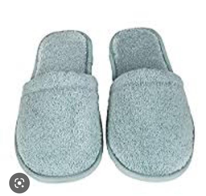 MAT SLIPPERS (576)