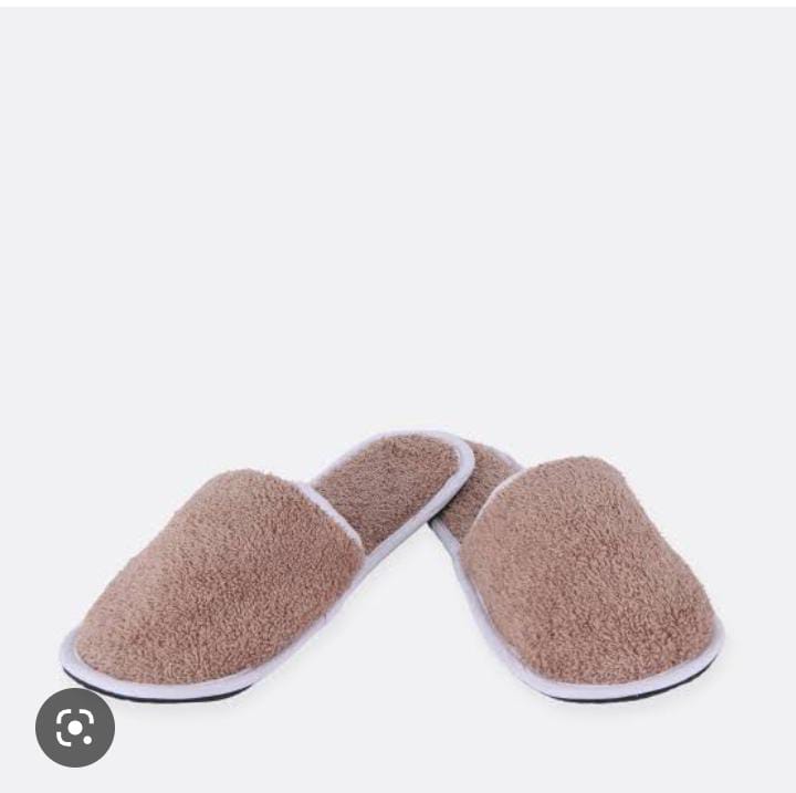 MAT SLIPPERS (576)