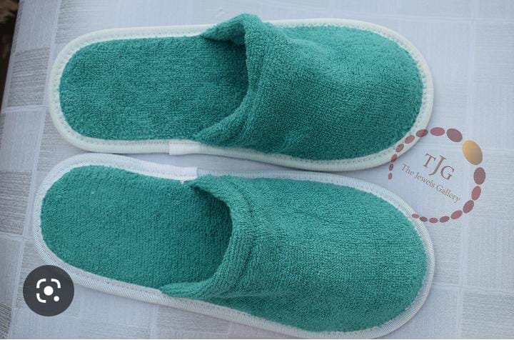 MAT SLIPPERS (576)