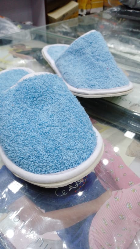MAT SLIPPERS (576)